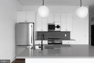 2940 W Thompson St in Philadelphia, PA - Building Photo - Building Photo