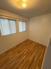 1009-1011 Main St in West Springfield, MA - Foto de edificio - Building Photo