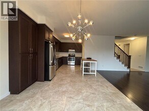 23 Irongate Dr in Brant, ON - Building Photo - Building Photo