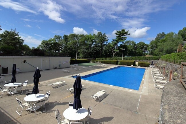 2625 Park Ave in Bridgeport, CT - Building Photo - Building Photo