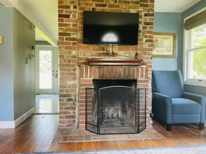 11 Griswold Ave in Old Lyme, CT - Building Photo - Building Photo