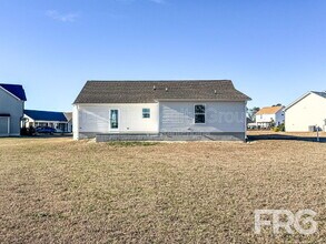 102 Michael Thomas Pl in La Grange, NC - Building Photo - Building Photo