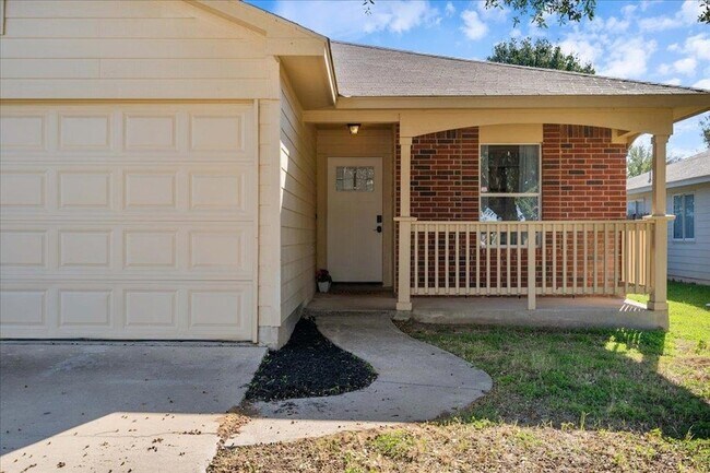304 Watergate Way in Hutto, TX - Building Photo - Building Photo