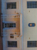 2018 W 39th St in Los Angeles, CA - Building Photo