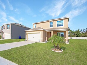 2582 Glacier Express Ln in Tavares, FL - Building Photo - Building Photo