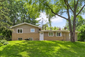 4035 Wasatch Ln in Golden Valley, MN - Building Photo - Building Photo