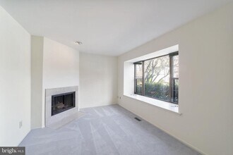 10 Liberte Ln in Chesterbrook, PA - Building Photo - Building Photo