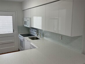 251 Galen Dr in Key Biscayne, FL - Building Photo - Building Photo