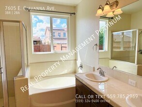 7605 E Giavanna Ave in Fresno, CA - Building Photo - Building Photo