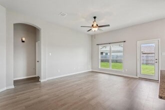 4412 S Fork Ranch Rd in Waco, TX - Foto de edificio - Building Photo