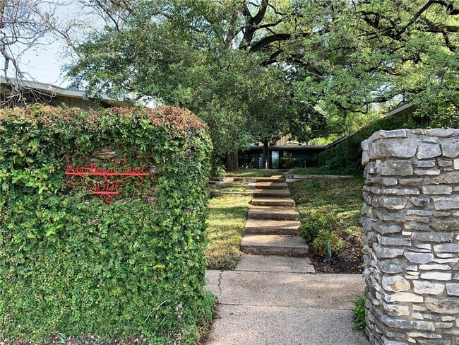 property at 1714 Summit View Pl