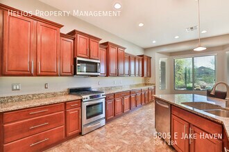5805 E Jake Haven in Cave Creek, AZ - Building Photo - Building Photo