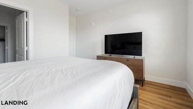 11122 Hambright Jct Dr, Unit G303 in Huntersville, NC - Building Photo - Building Photo