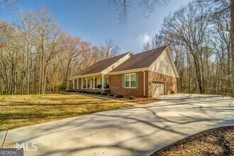 832 Goza Rd in Fayetteville, GA - Building Photo - Building Photo