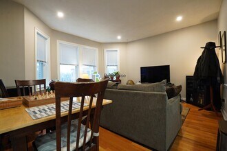 4 Lorraine Terrace, Unit 3 in Boston, MA - Building Photo - Building Photo