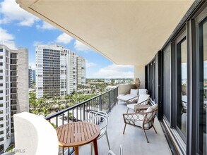 4001 Gulf Shore Blvd N in Naples, FL - Building Photo - Building Photo