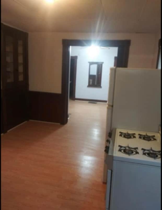 property at 32 South Ave