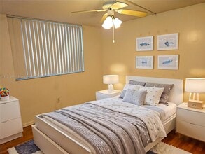 8261 NW 8th St in Miami, FL - Building Photo - Building Photo