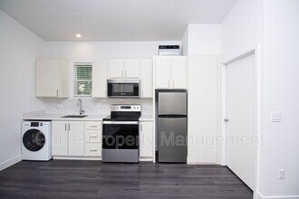 5505 Colfax Ave in North Hollywood, CA - Building Photo - Building Photo