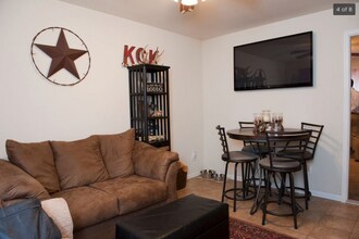 1117 N 11th St in Manhattan, KS - Building Photo - Building Photo