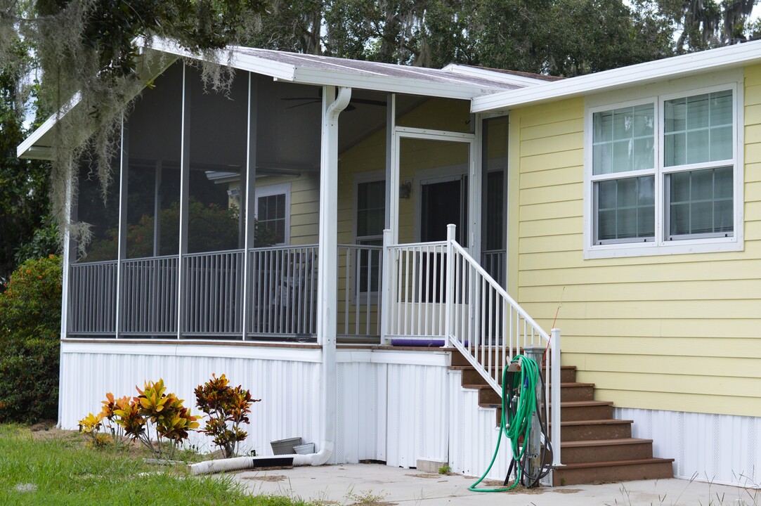136A Oak Harbor Camp in Haines City, FL - Foto de edificio