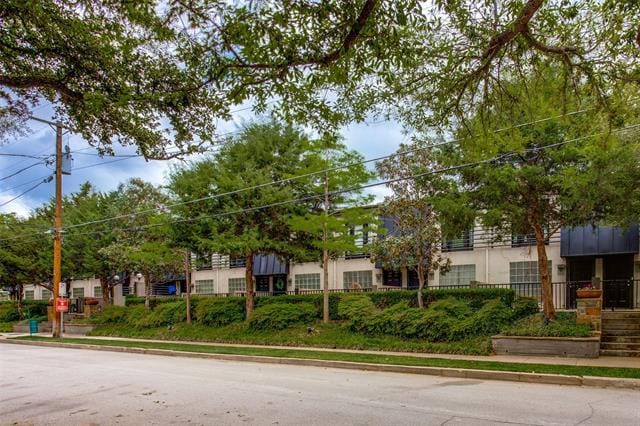 property at 4414 Buena Vista St