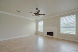 5703 Saragosa Dr in Richmond, TX - Building Photo - Building Photo