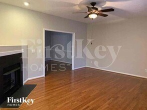 2013 Lancey Dr in Thomasville, NC - Foto de edificio - Building Photo