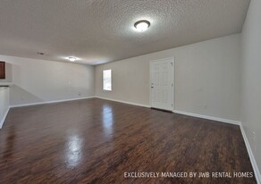 5753 Village Pond Cir in Jacksonville, FL - Foto de edificio - Building Photo