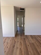 1106 N 1st St in El Cajon, CA - Foto de edificio - Building Photo