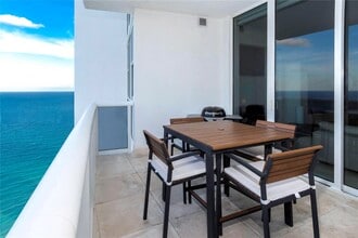 18201 Collins Ave, Unit 4208 in Sunny Isles Beach, FL - Foto de edificio - Building Photo