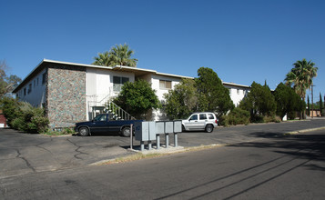 Jerrie Avenue Apartments in Tucson, AZ - Foto de edificio - Building Photo