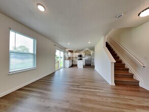 817 Prescot Cir in Trenton, OH - Foto de edificio - Building Photo