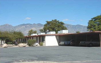 Blacklidge Apartments 8-Plex Tucson, AZ in Tucson, AZ - Foto de edificio - Building Photo