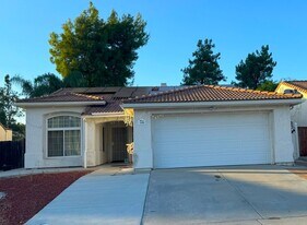 32426 Hupp Dr in Temecula, CA - Building Photo