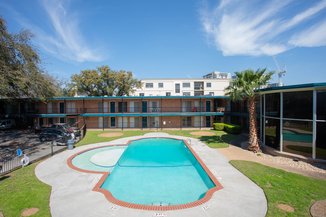 Lantana Apartments in Austin, TX - Building Photo