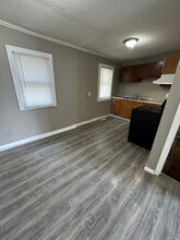 5716 E 39th St in Kansas City, MO - Building Photo - Building Photo