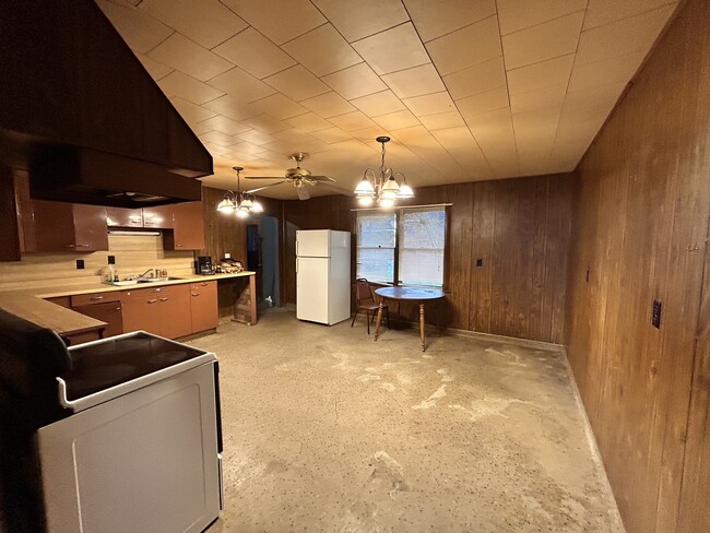 property at 806 Jackson St