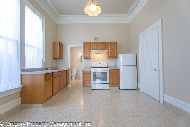 property at 1548 9th St