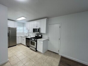 4962 S Centinela Ave in Los Angeles, CA - Building Photo - Building Photo