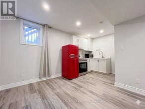 22 Vandervoort Dr in Richmond Hill, ON - Building Photo - Building Photo