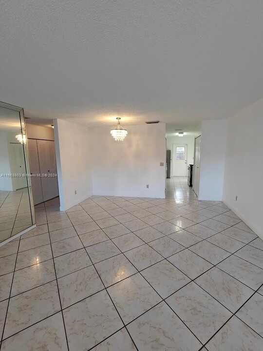 18236 NW 41st Pl in Miami Gardens, FL - Building Photo