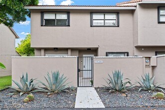 11580 SW 91st Terrace in Miami, FL - Building Photo - Building Photo