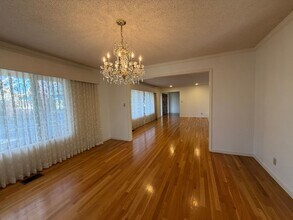 2435 E Lake Ridge Shores in Reno, NV - Building Photo - Building Photo