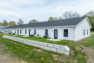 Monroe Luxury Condos in Mount Pleasant, IA - Building Photo - Building Photo