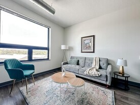 1261 8th St in West Des Moines, IA - Building Photo