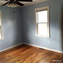 319 Chesterfield Rd in East Lyme, CT - Building Photo - Building Photo