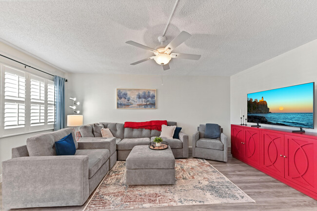 3084 Exeter in Boca Raton, FL - Building Photo - Building Photo