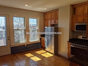 273 Webster St in Boston, MA - Building Photo - Building Photo