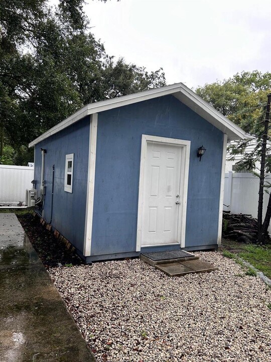 1204 E Lambright St in Tampa, FL - Building Photo